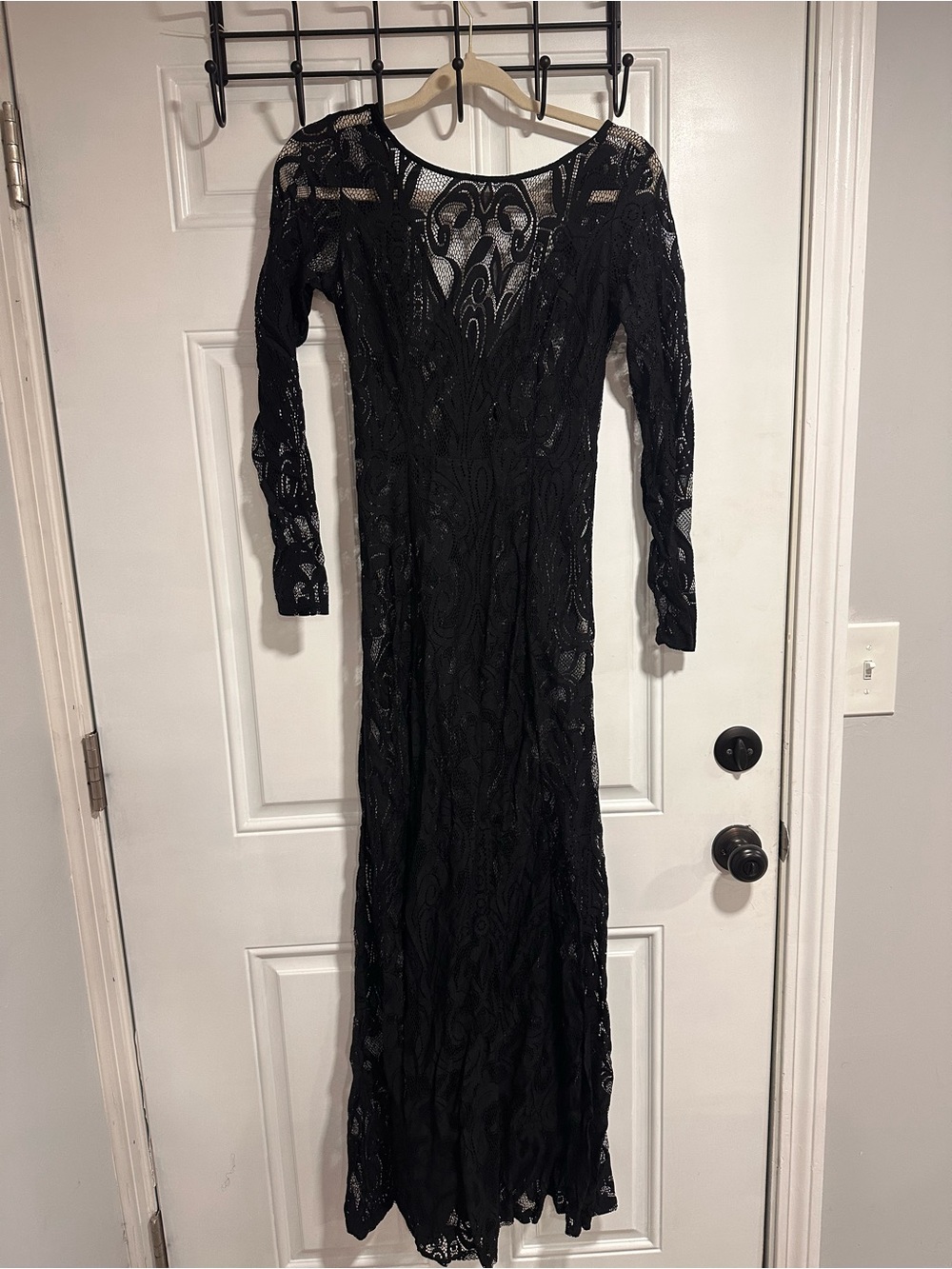 Elegant Black Lace Long Sleeve Evening Dress